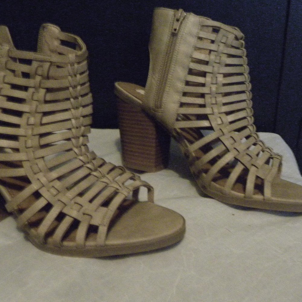 Sugar Women's VIVID Peep Toe Fashion Ankle Bootie  EP1723E